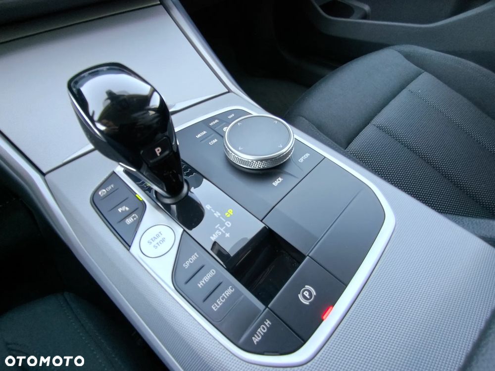 BMW Seria 3 320e - 31