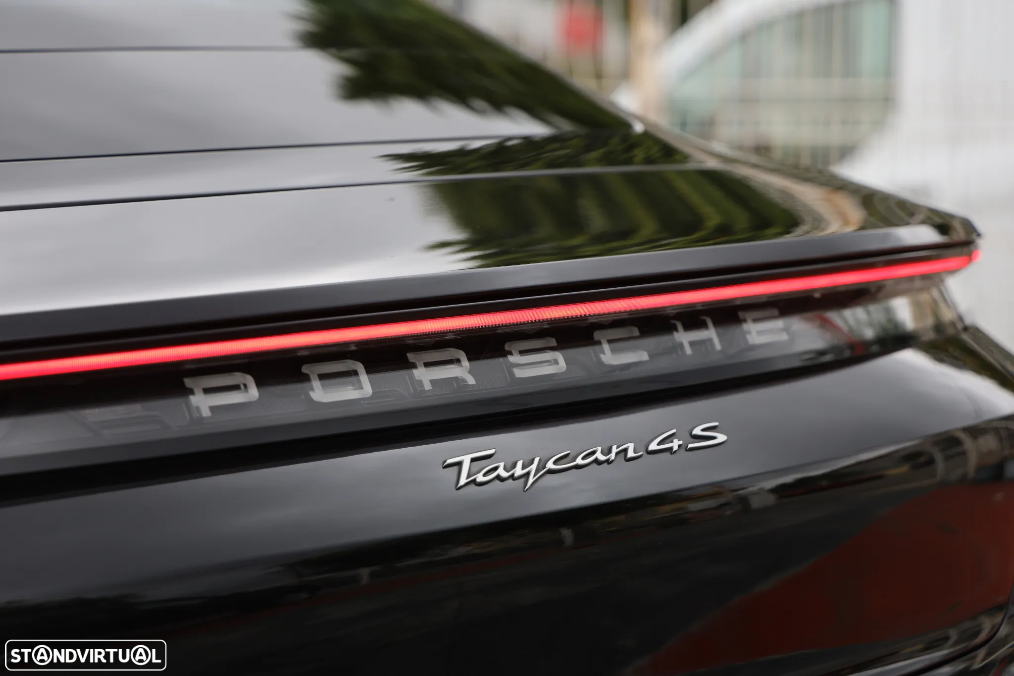 Porsche Taycan 4S - 36