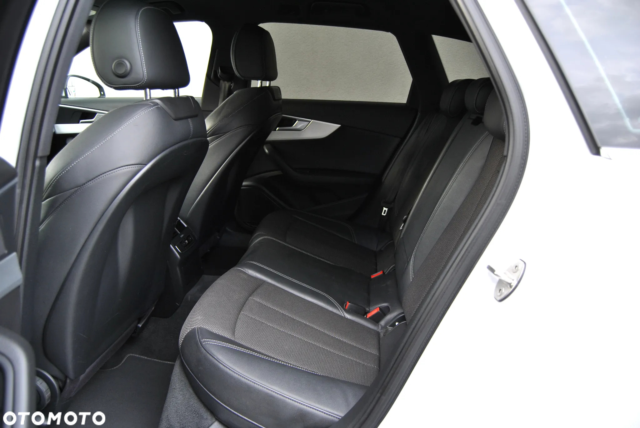 Audi A4 Avant 2.0 TDI ultra S tronic sport - 19