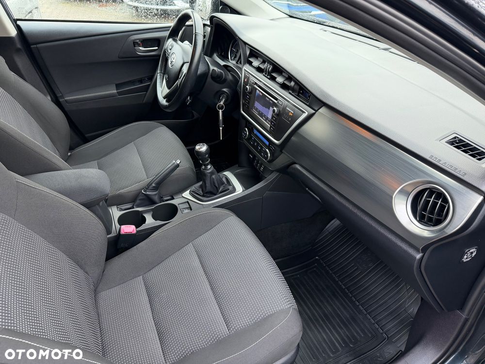 Toyota Auris 2.0 D-4D Edition - 11