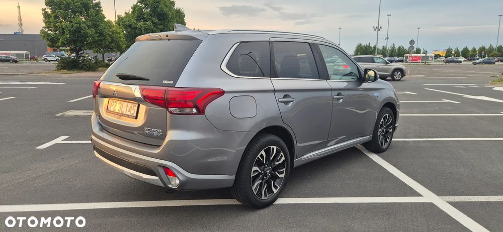 Mitsubishi Outlander 2.0 4WD Plus - 3