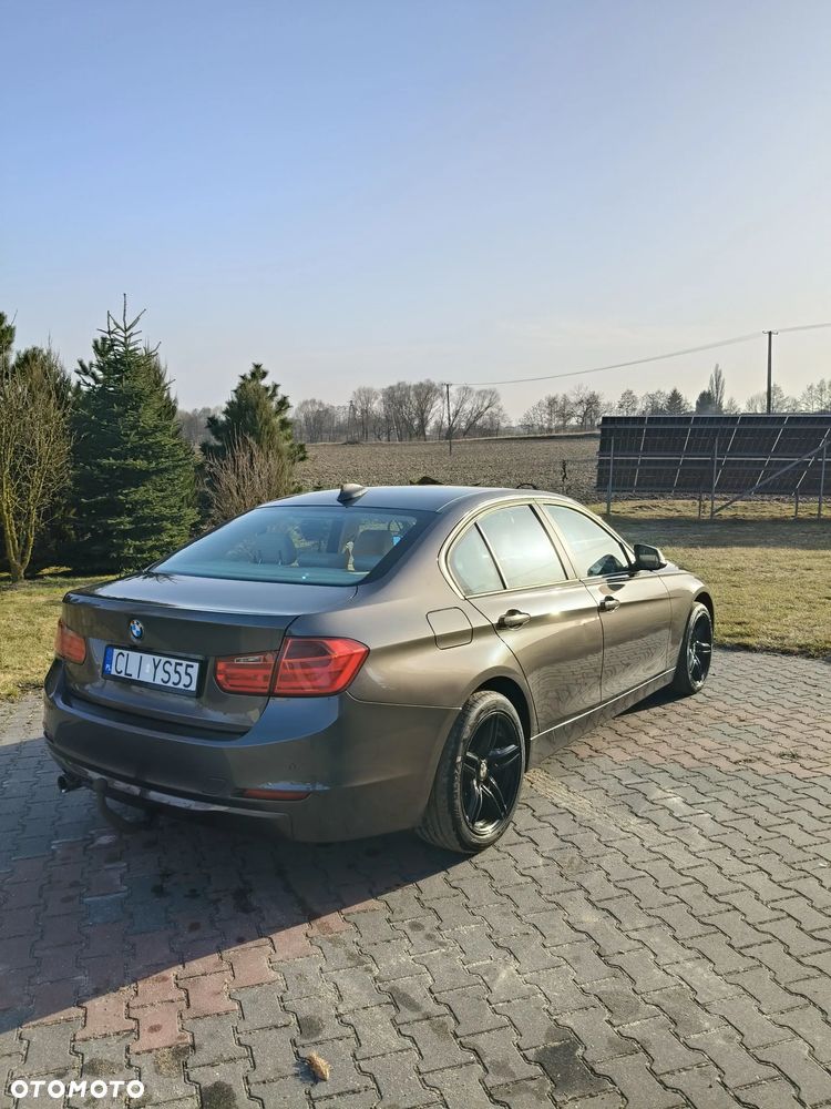 BMW Seria 3 316d - 4