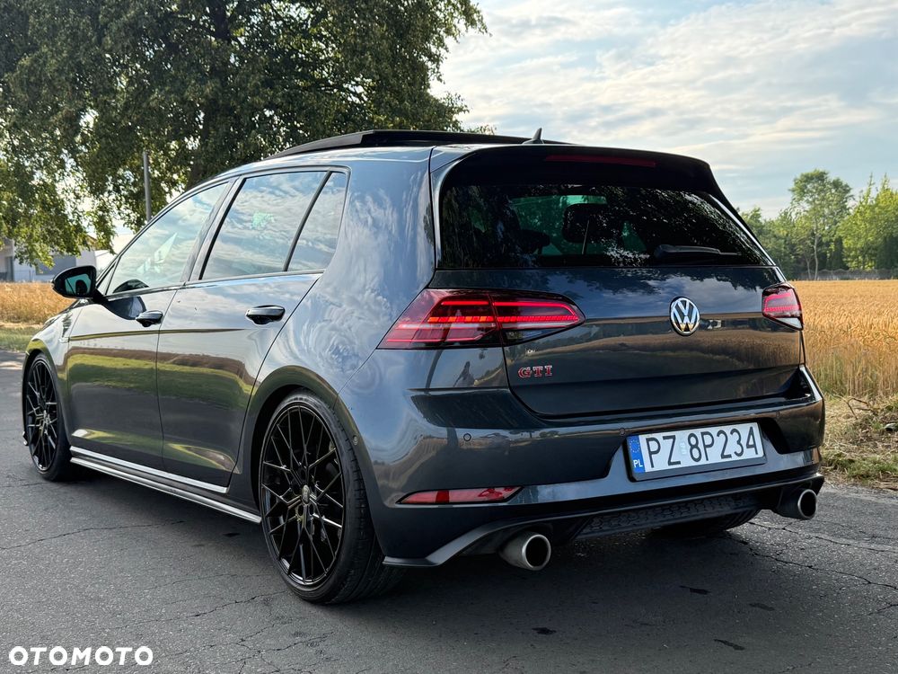 Volkswagen Golf - 4