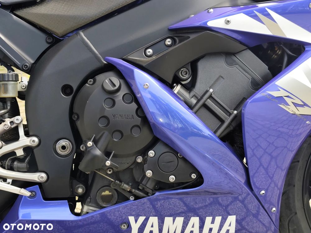 Yamaha R1 - 7