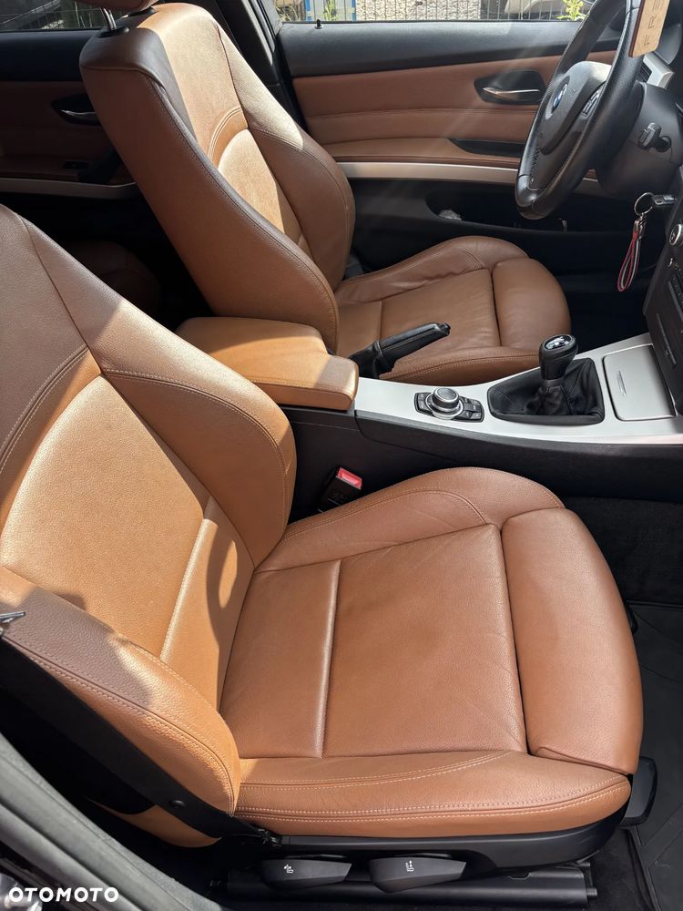 BMW Seria 3 320d - 17