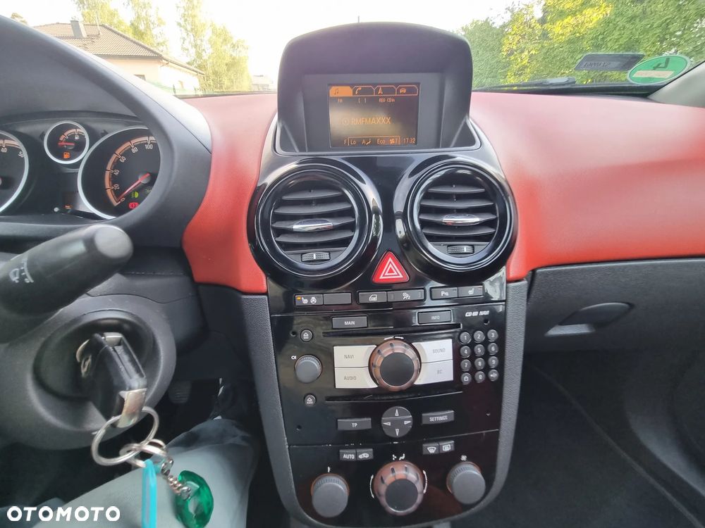 Opel Corsa 1.4 16V Cosmo - 25