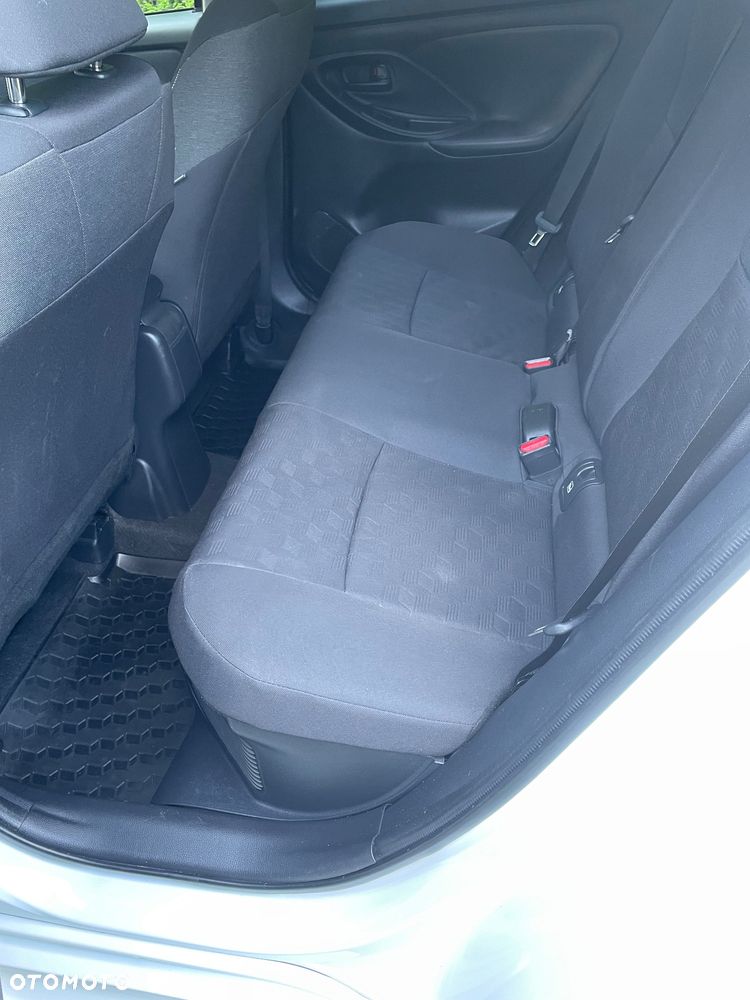 Toyota Yaris - 16