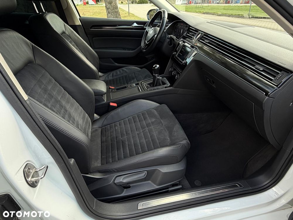 Volkswagen Passat 2.0 TDI (BlueMotion Technology) Highline - 23