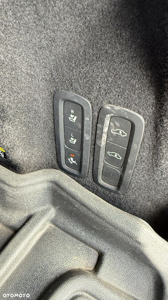 Volvo XC 60 D4 AWD R-Design - 9