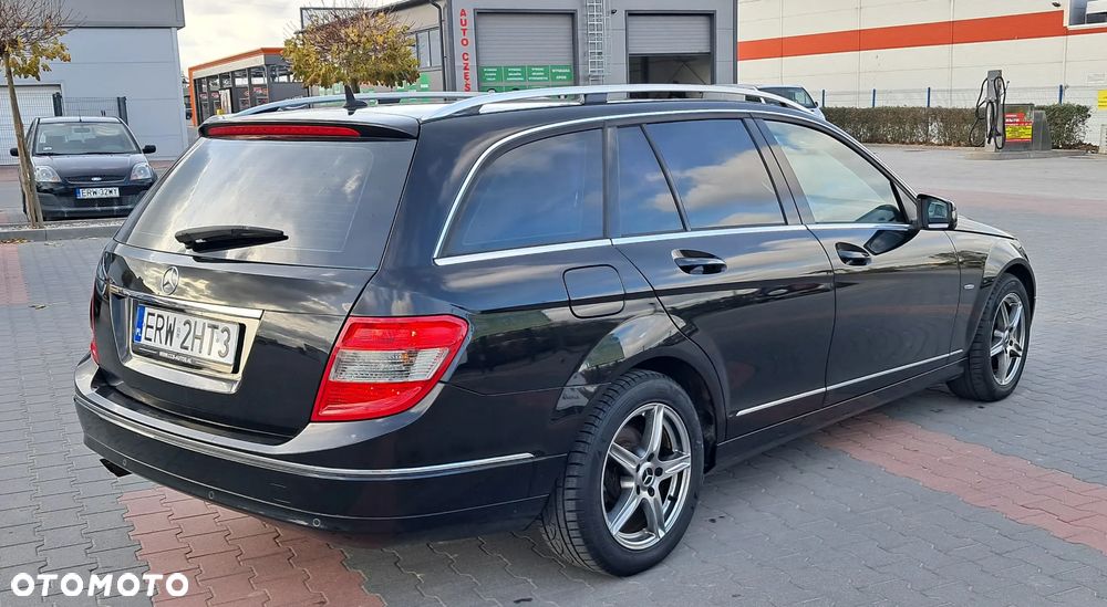 Mercedes-Benz Klasa C 180 T BlueEFFICIENCY 7G-TRONIC Elegance - 4