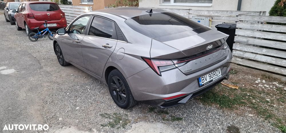 Hyundai Elantra 1.6 l 123 CP CVT Highway - 5