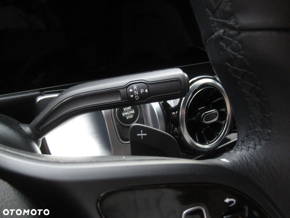 Mercedes-Benz GLB 200 7G-DCT - 13