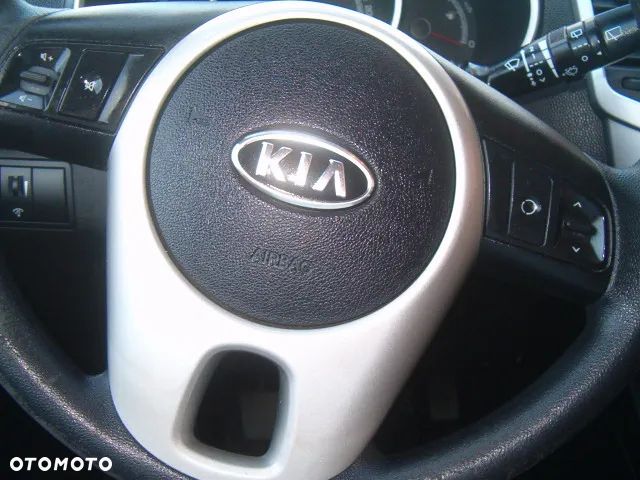 Kia Venga - 22