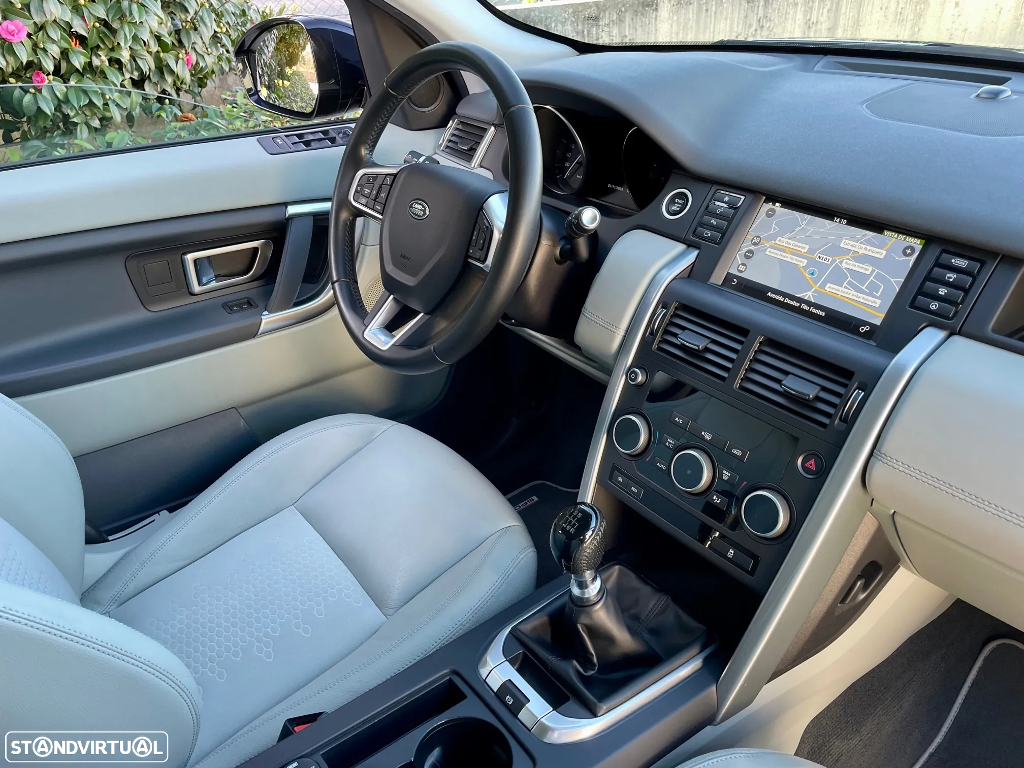 Land Rover Discovery Sport 2.0 TD4 SE - 37
