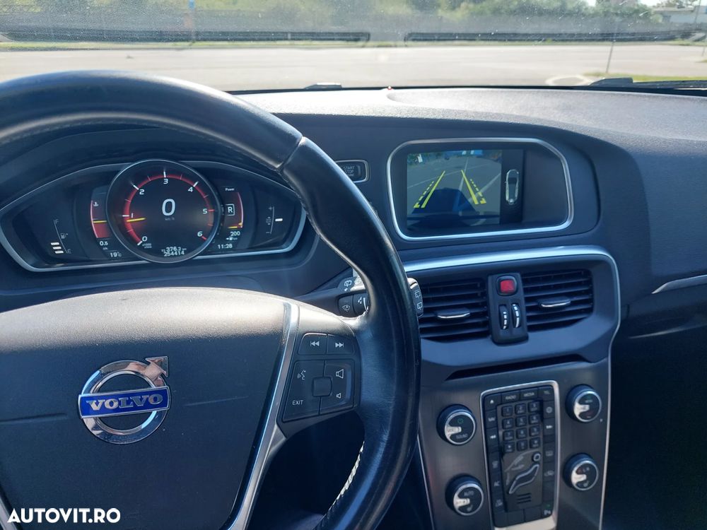 Volvo V40 D4 Momentum - 6