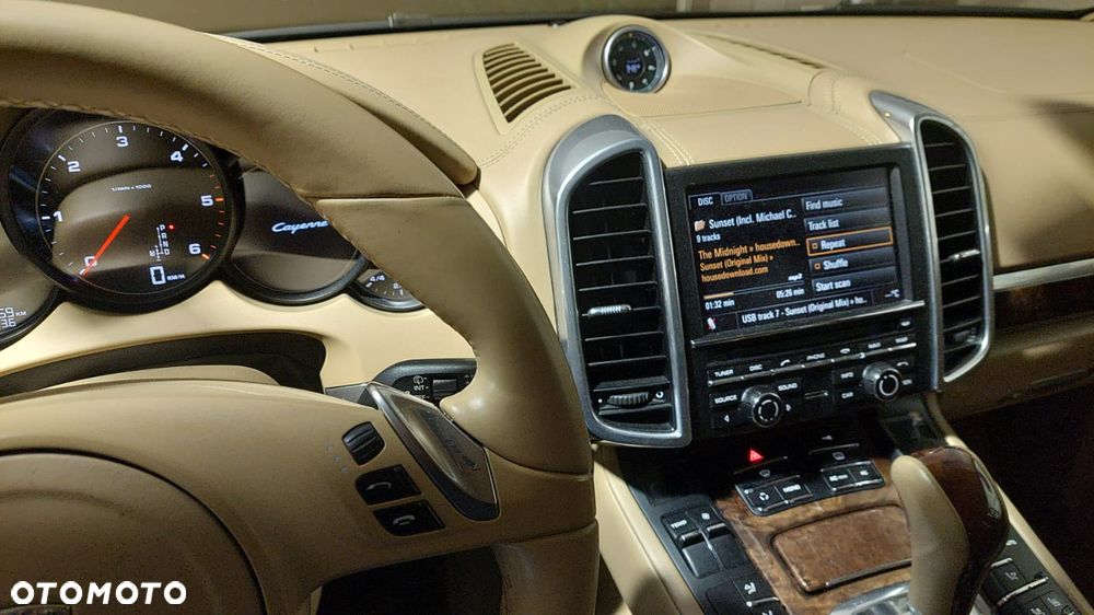 Porsche Cayenne - 3