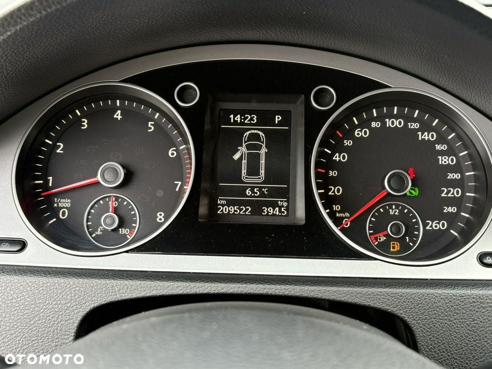 Volkswagen Passat - 24