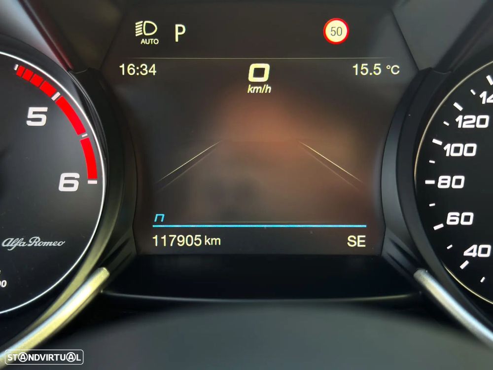 Alfa Romeo Giulia 2.2 D Sprint AT8 - 19