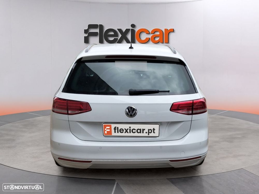 VW Passat Variant 2.0 TDI Confortline DSG - 4