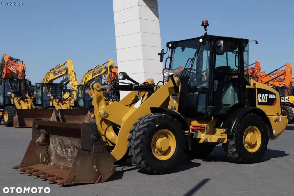 Caterpillar CAT 906M - 15