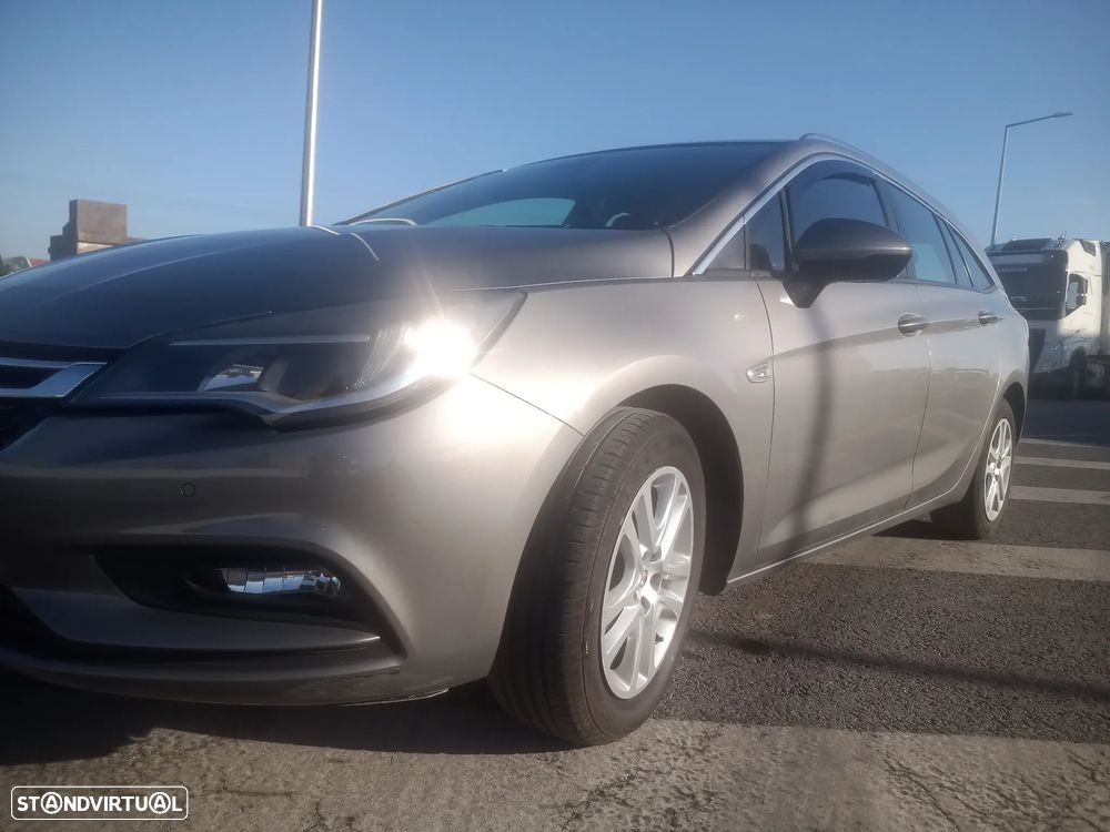 Opel Astra Sports Tourer - 3