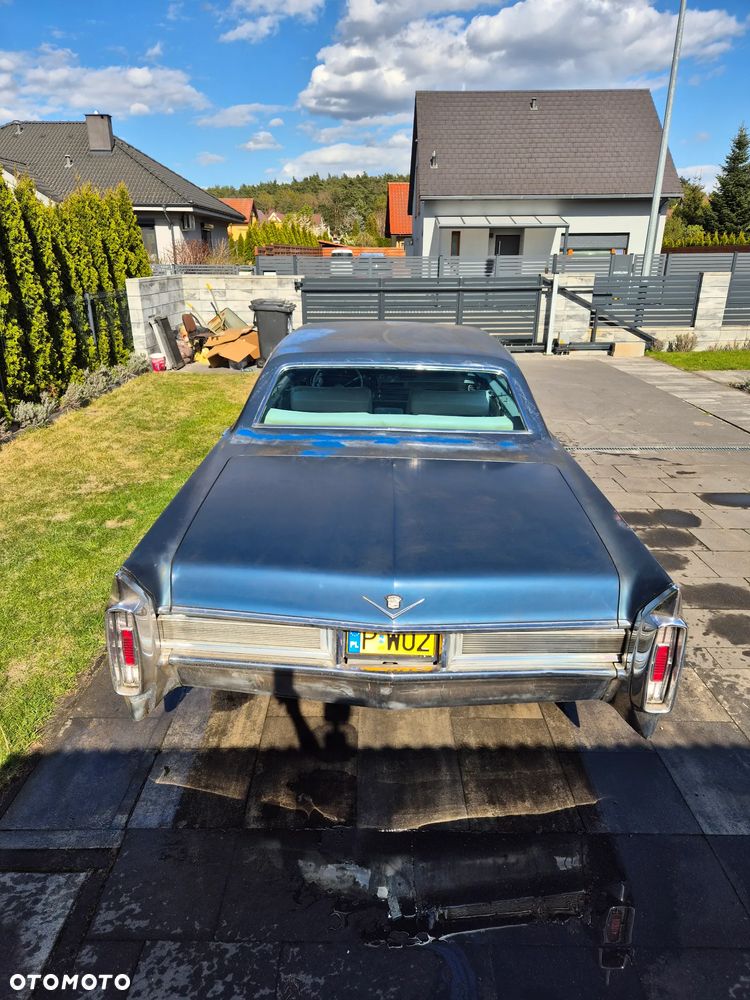 Cadillac Deville - 19
