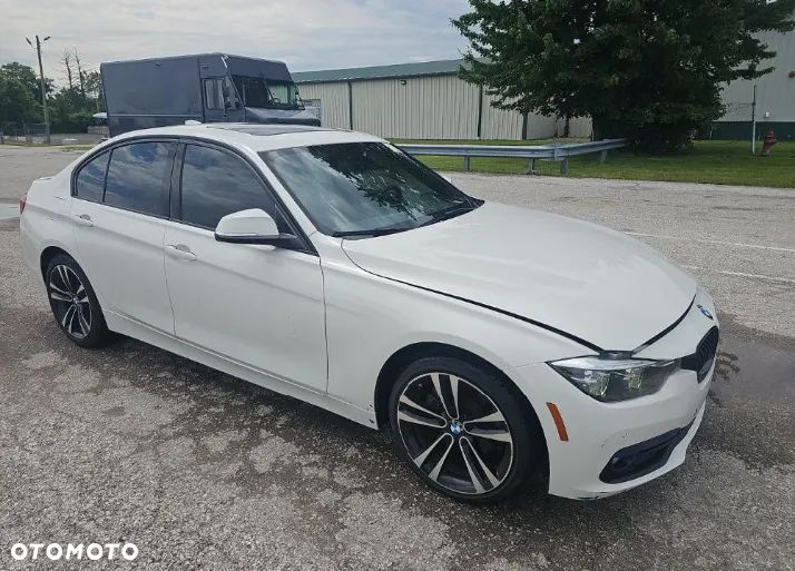 BMW Seria 3 330i Edition Luxury Line Purity - 4
