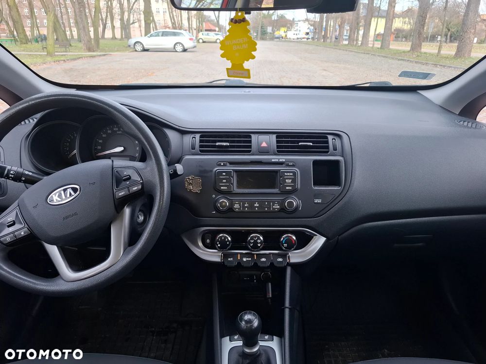 Kia Rio 1.2 L - 7