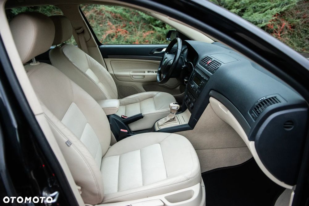 Skoda Octavia 1.9 TDI DSG Elegance - 23