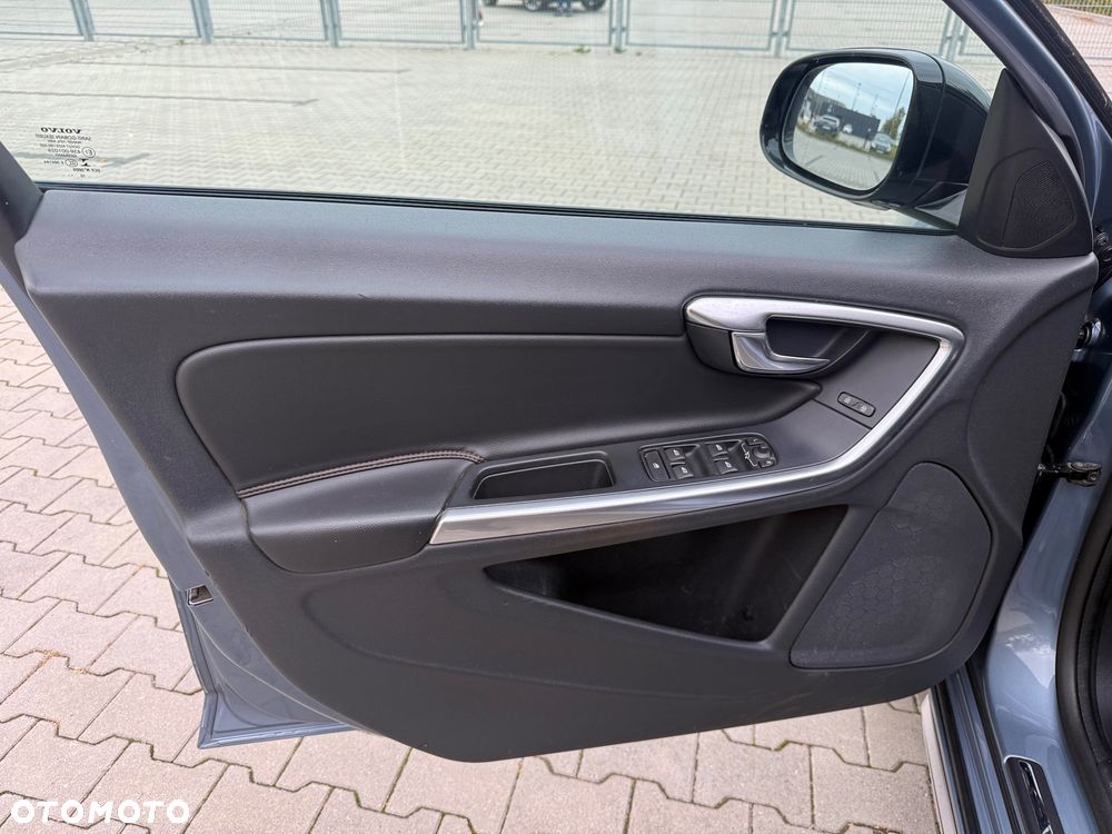 Volvo V60 Cross Country - 20