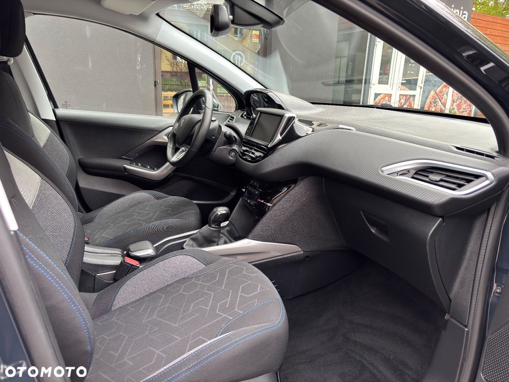 Peugeot 2008 PureTech 82 Signature - 28