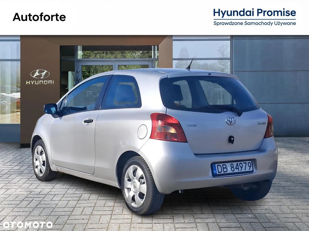 Toyota Yaris 1.3 Luna A/C - 3