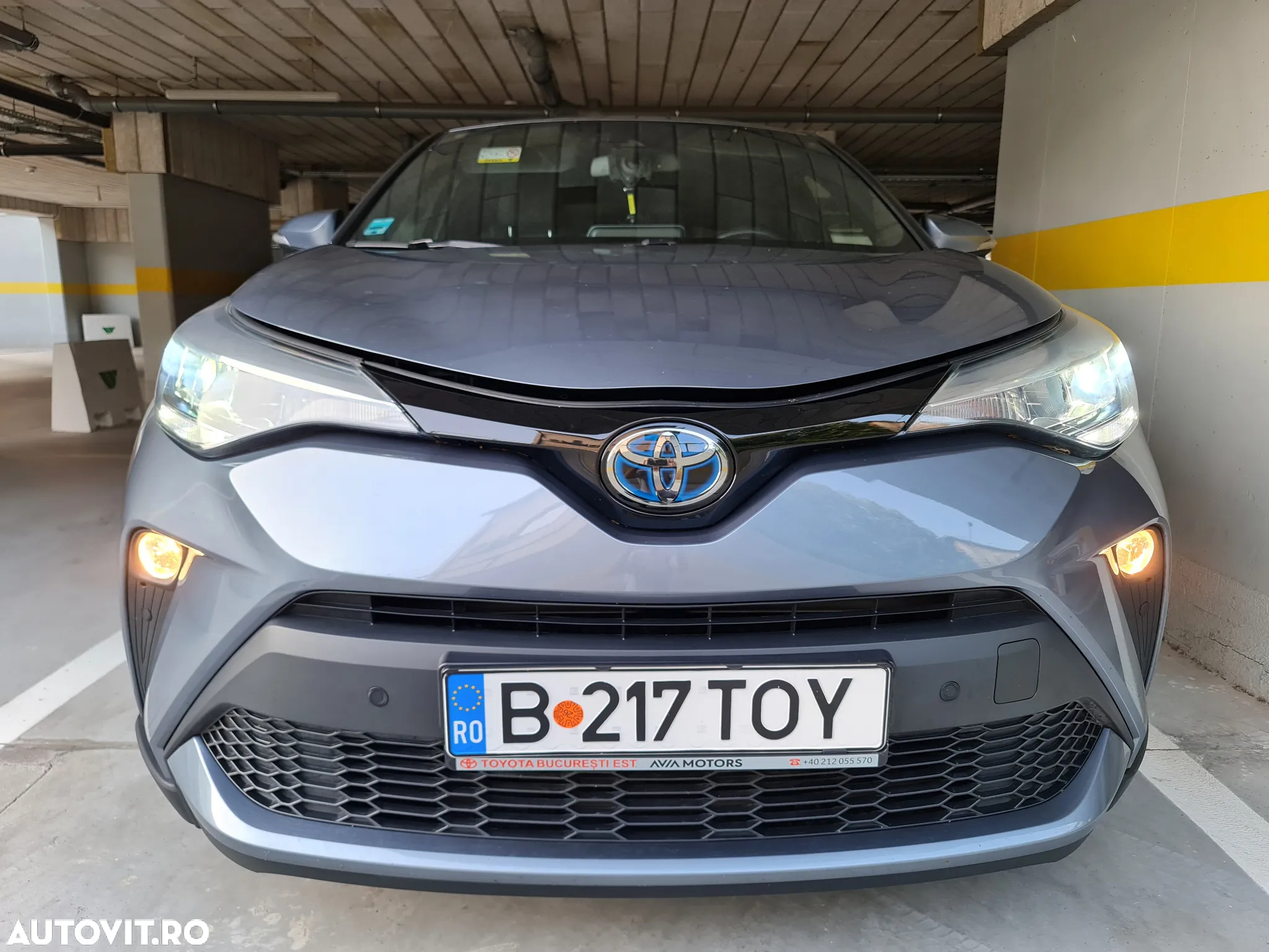 Toyota C-HR 1.8 HSD 4x2 CVT C-ult - 17