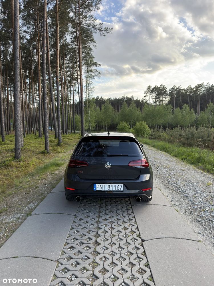 Volkswagen Golf GTI (BlueMotion Technology) DSG Performance - 4