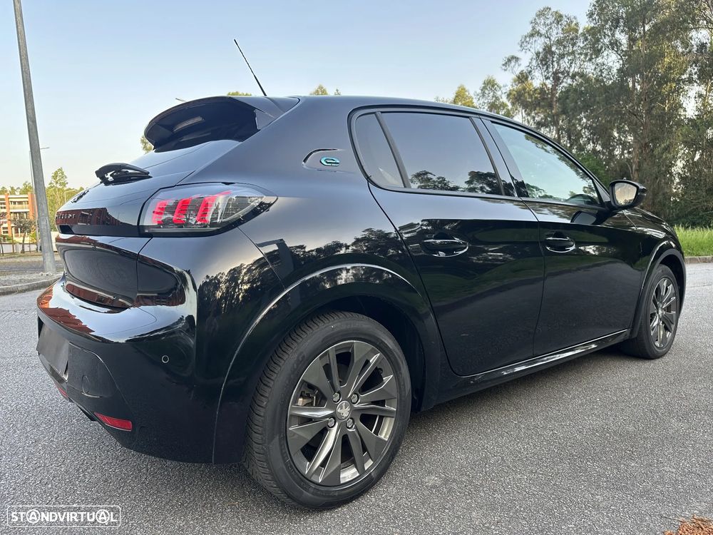 Peugeot e-208 Allure+ - 14
