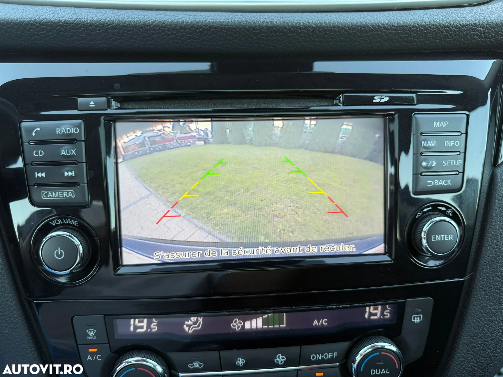 Nissan Qashqai 1.6 DCI Start/Stop N-Connecta - 12