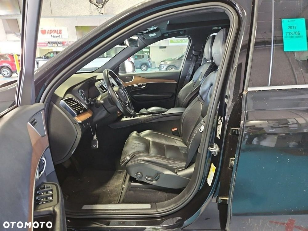 Volvo XC 90 - 7