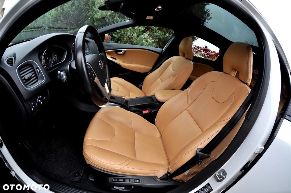 Volvo V40 Cross Country D4 Geartronic Summum - 24