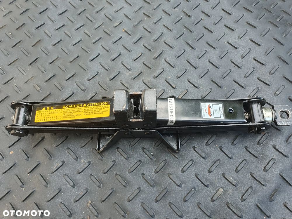 LEWAREK PODNOŚNIK SAMOCHODOWY TOYOTA 700KG - 1