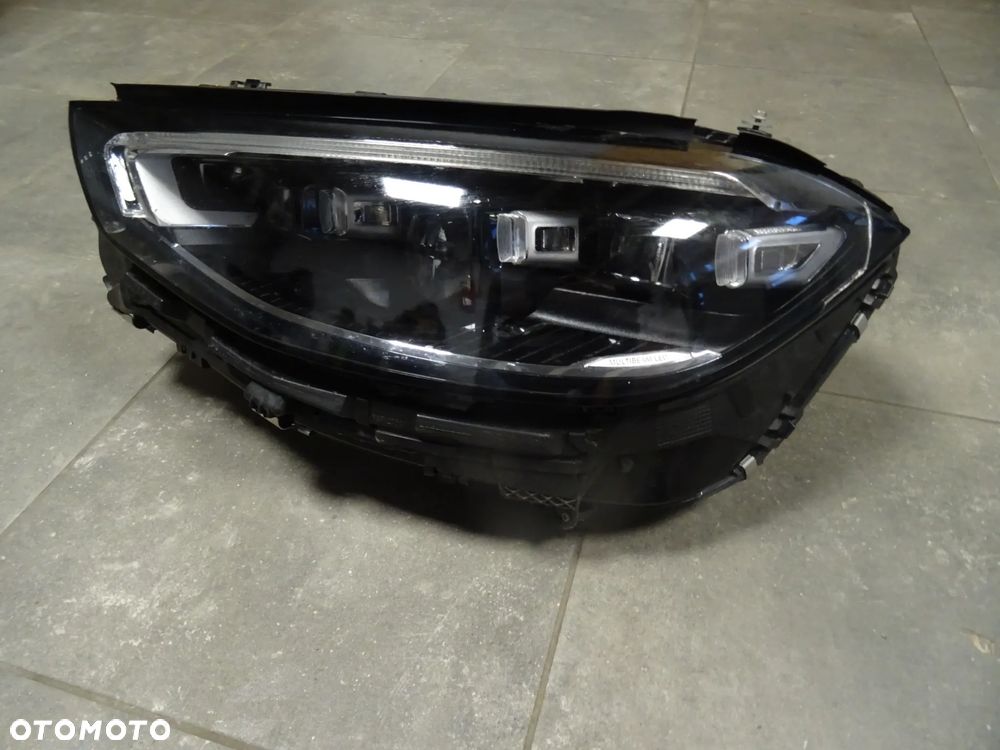 Lampa Mercedes S-Klasa W223 lewy przód A2239067505 - 3
