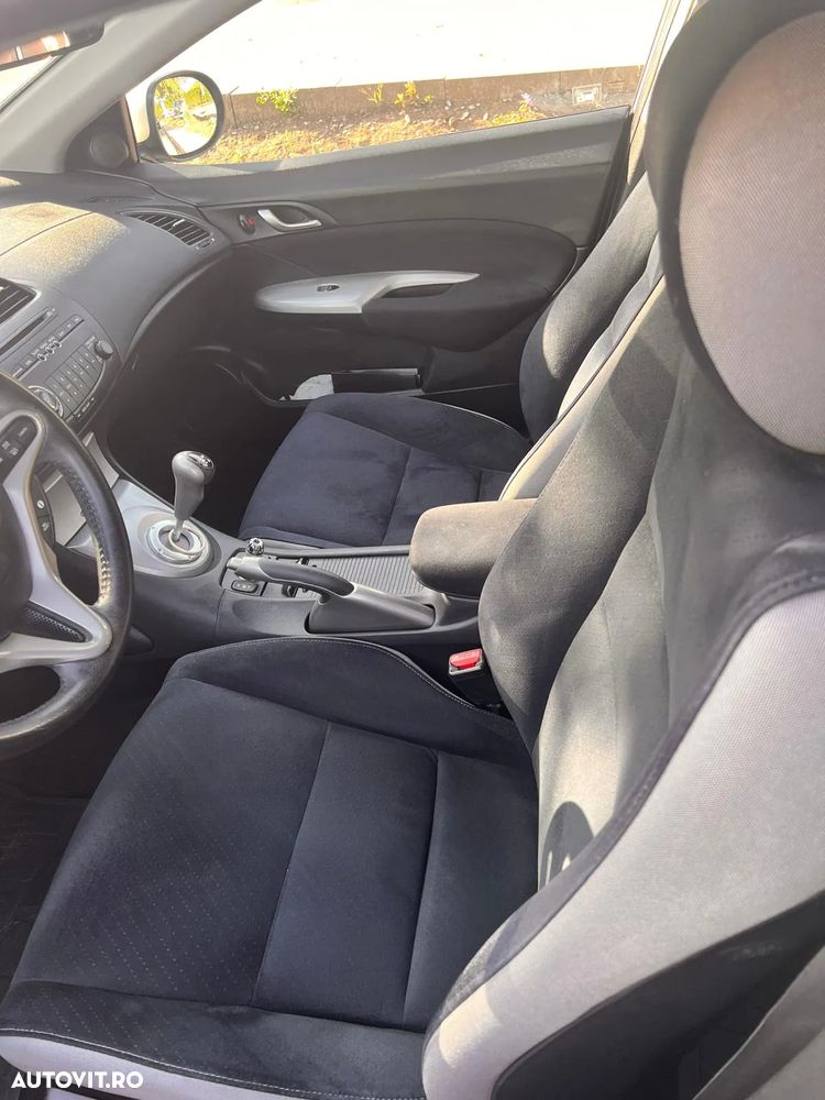 Honda Civic 1.8i Aut Sport - 10