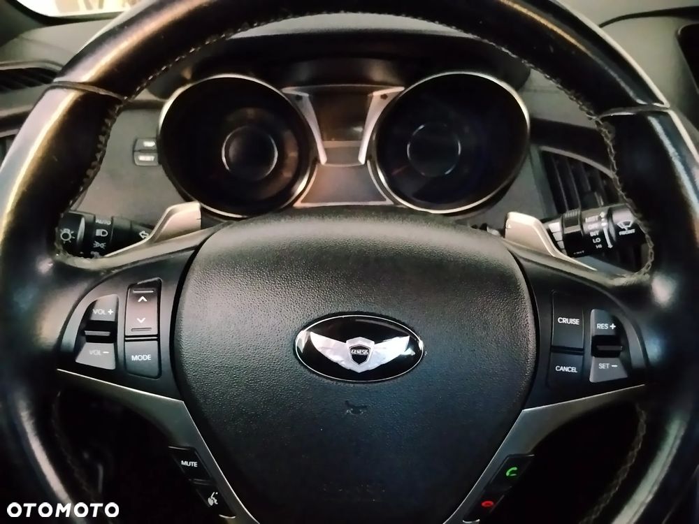 Hyundai Genesis Coupe 2.0 TCI Premium - 14