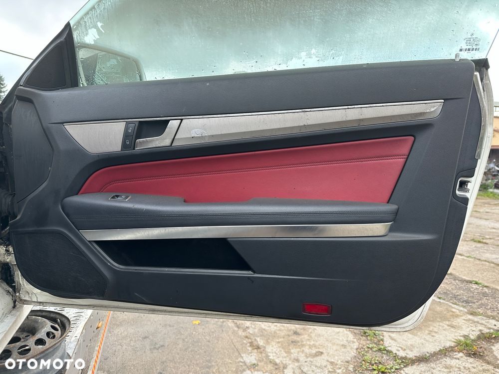 Mercedes E250 coupe 2014r karoseria dokumenty dowód zarejestrowana w PL c 207 drzwi klapa błotnik szyba - 7
