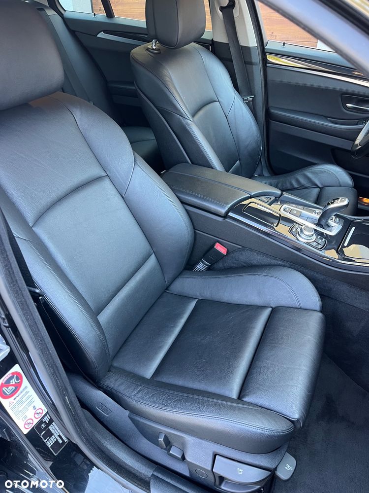 BMW Seria 5 525d xDrive Sport-Aut Modern Line - 23