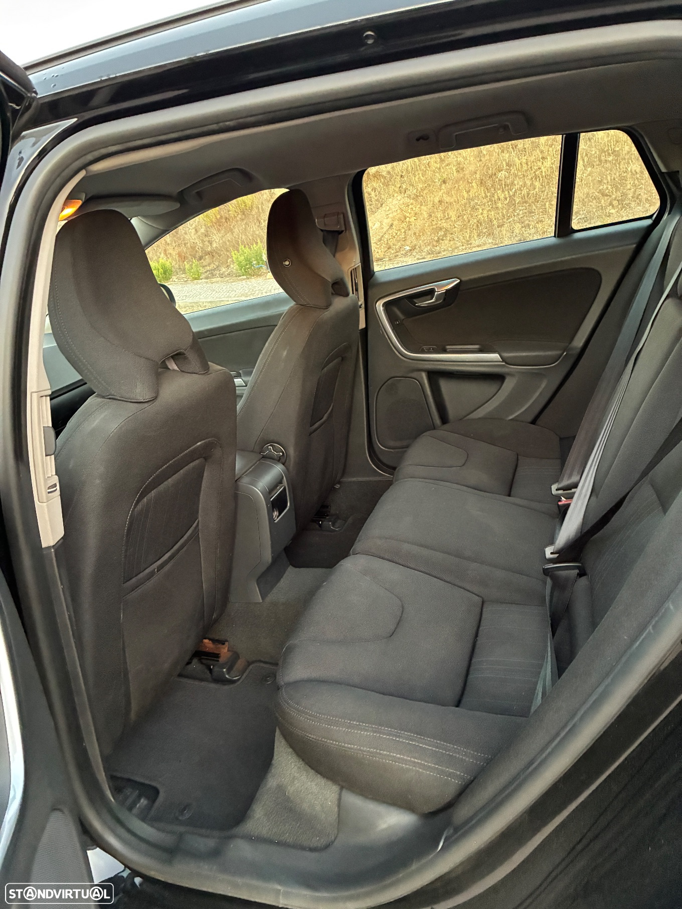 Volvo V60 1.6 D2 Drive Momentum Start/Stop - 10