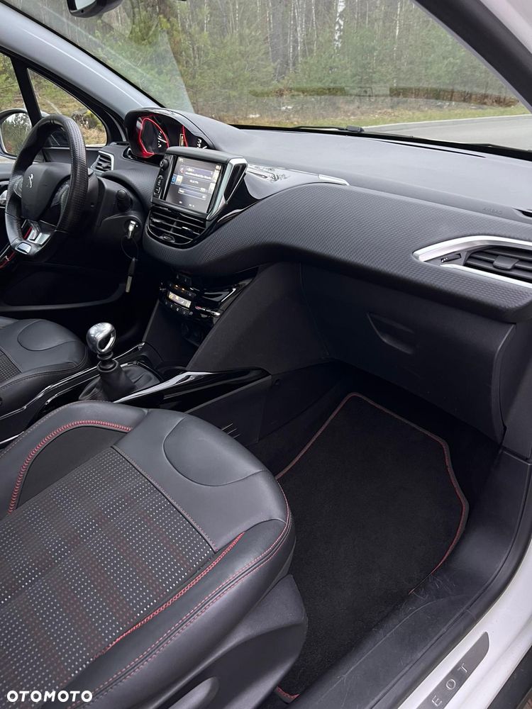 Peugeot 2008 BlueHDi FAP 120 STOP & START GT-Line Edition - 11