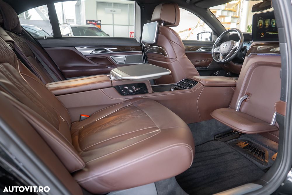 BMW Seria 7 740Le iPerformance - 28