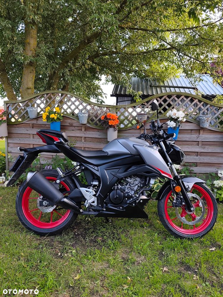 Suzuki GSX - 3