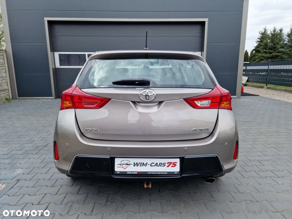 Toyota Auris 1.6 Valvematic Executive - 8