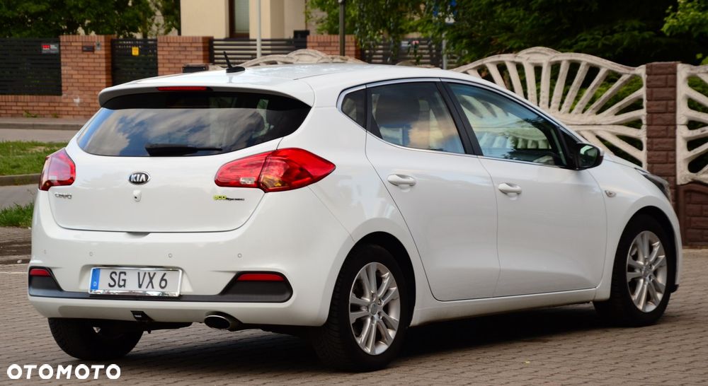 Kia Ceed - 10